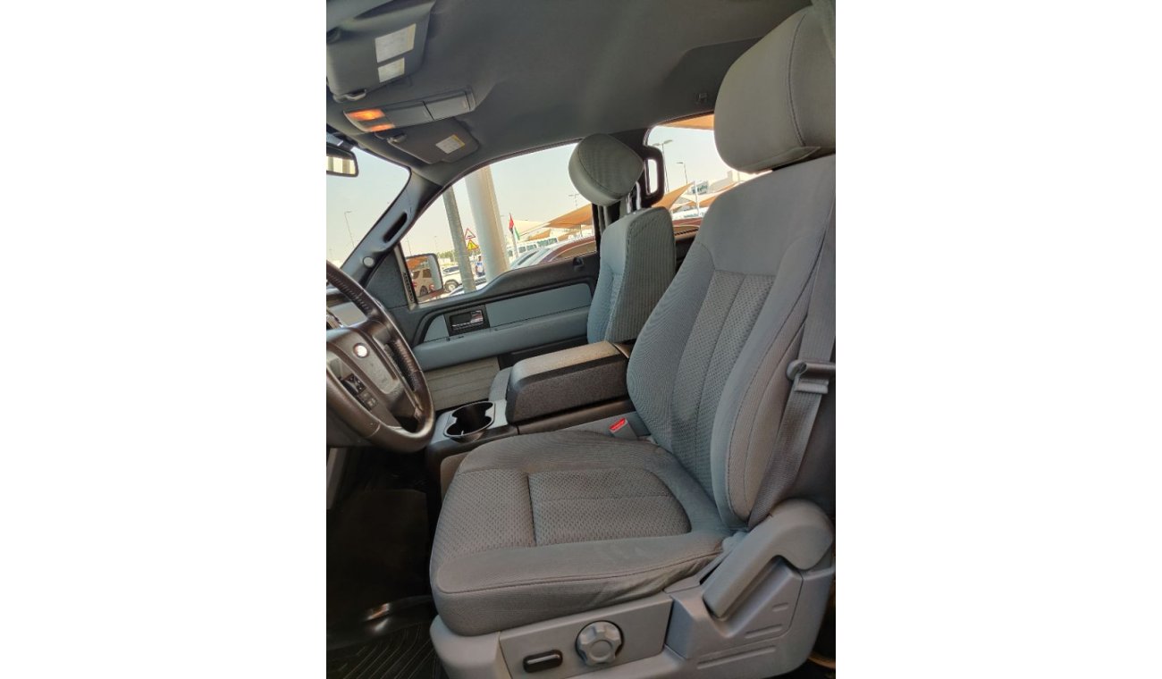 Ford F-150 2014  Model gulf specs clean car