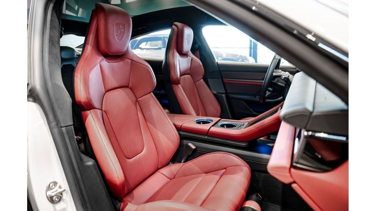 بورش تايكان 2023 Porsche Taycan GTS, 2027 Porsche Warranty, Interior Matte Carbon, Low KMs, GCC