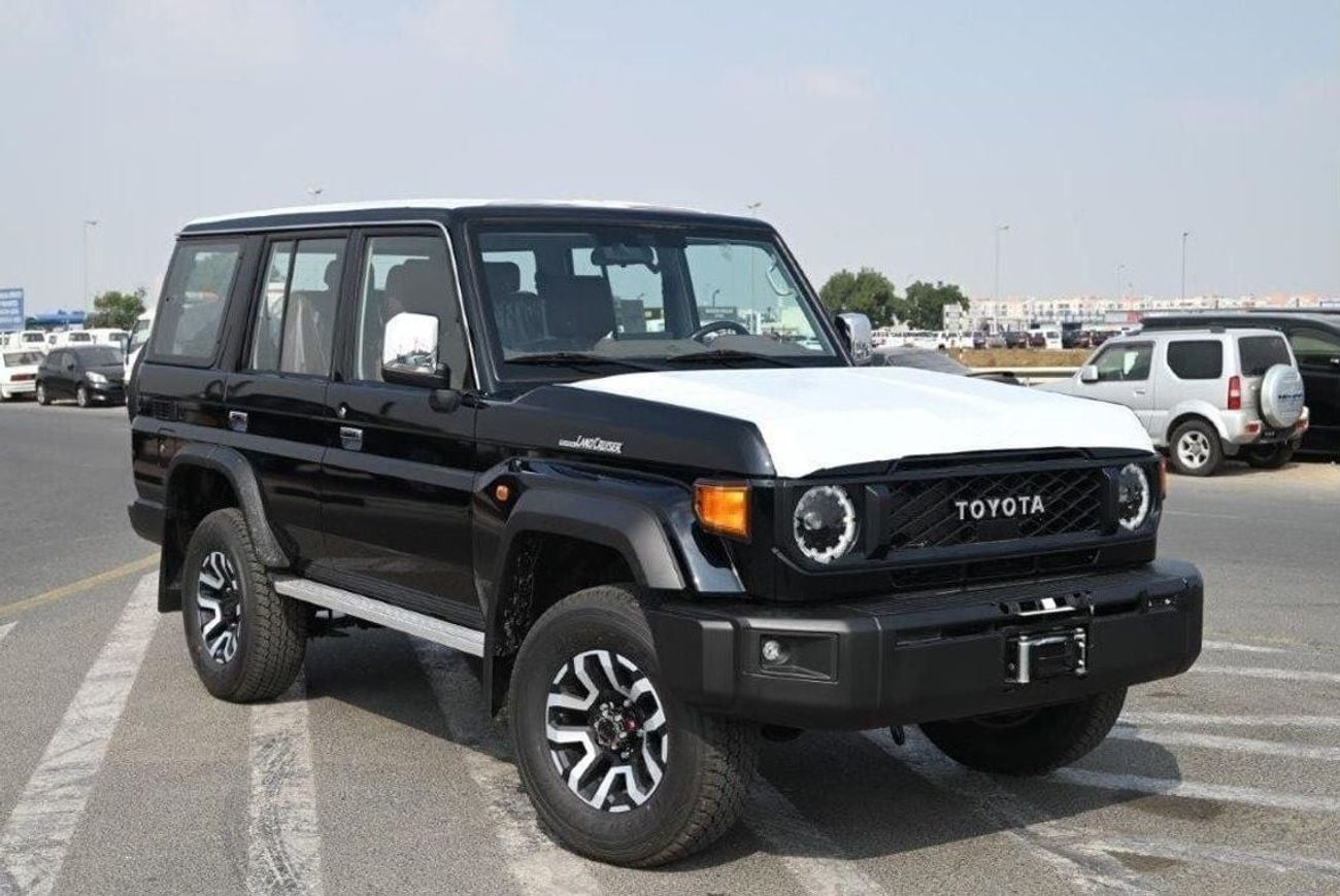 تويوتا لاند كروزر 70 SDLX V6 4.0L Petrol 5 Seater 4WD Automatic - Euro 4