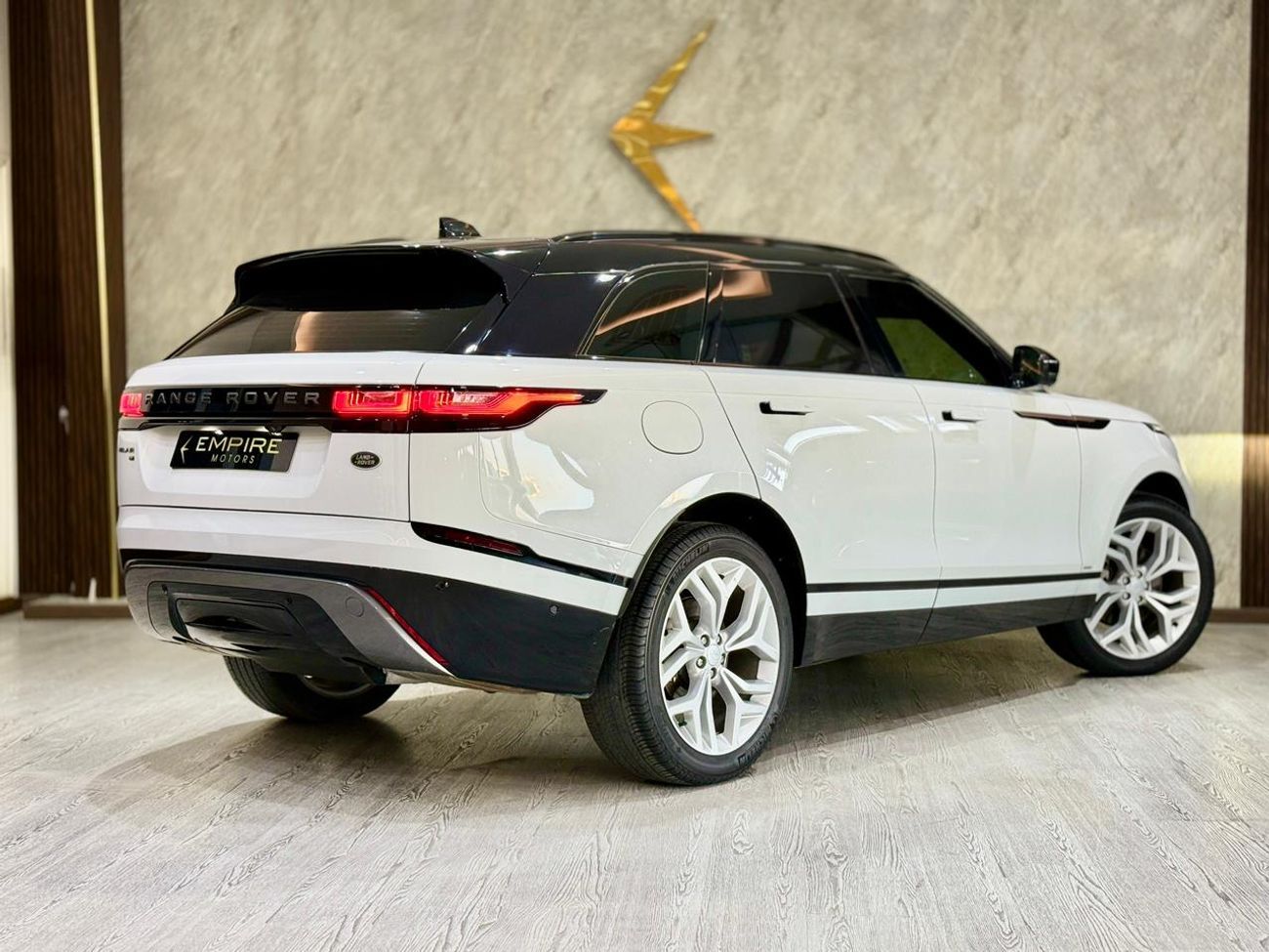 لاند روفر رينج روفر فيلار P300 R-Dynamic SE 2.0L