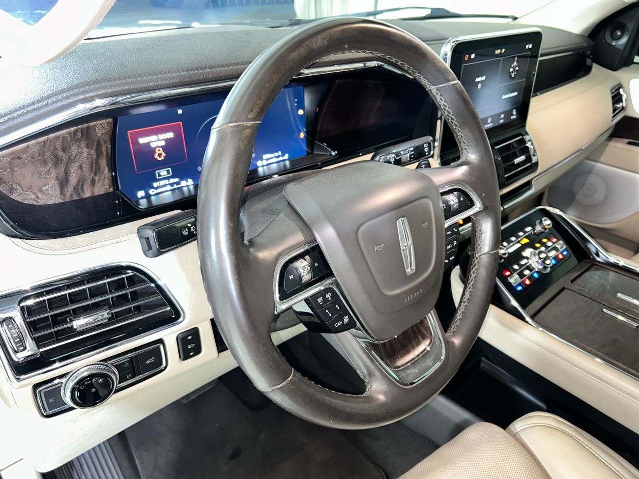 Lincoln Navigator Reserve 3.5L N1521 / AL TAYER MOTORS / AL QOUZ SHOWROOM