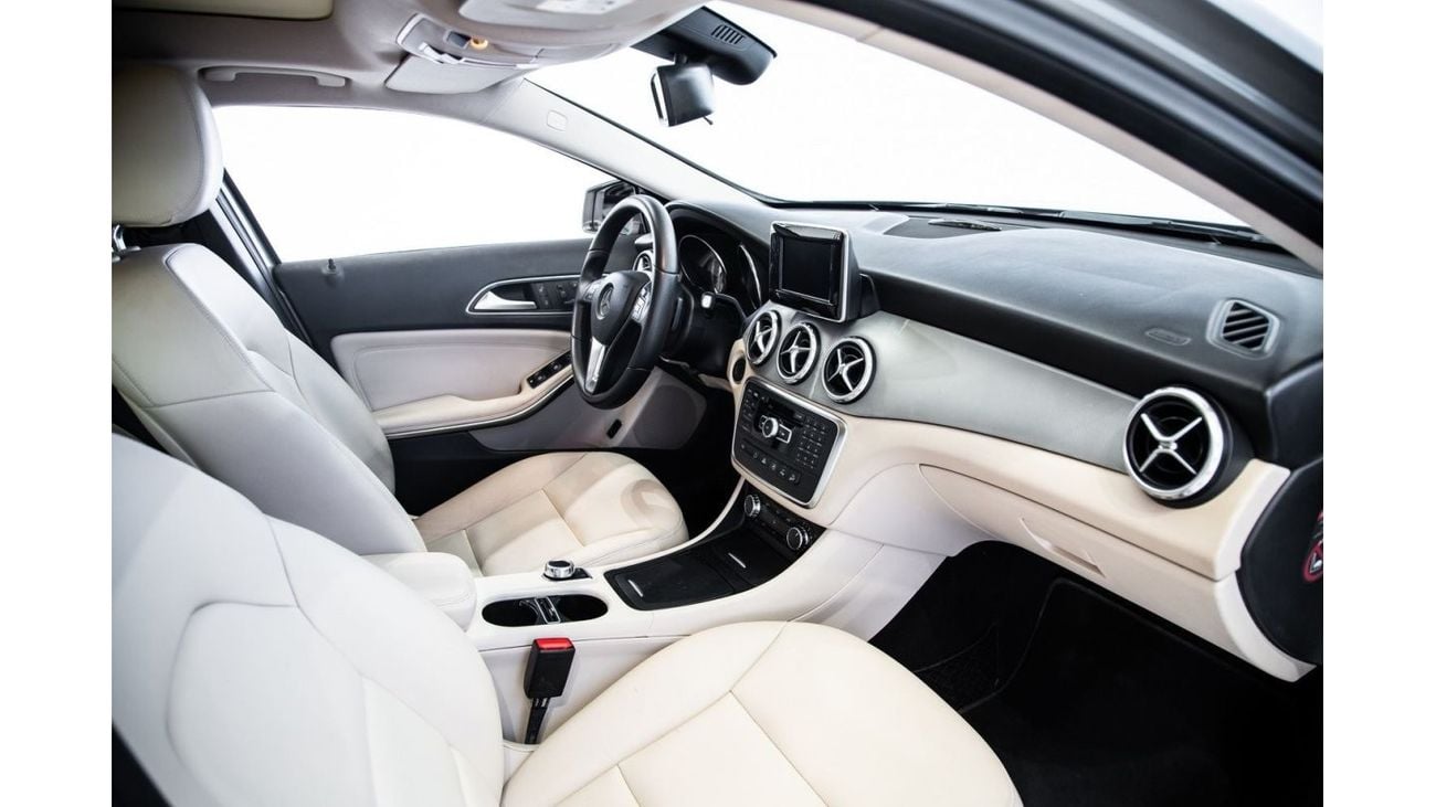 Mercedes-Benz GLA 250 Std Mercedes Benz GLA 250 AMG