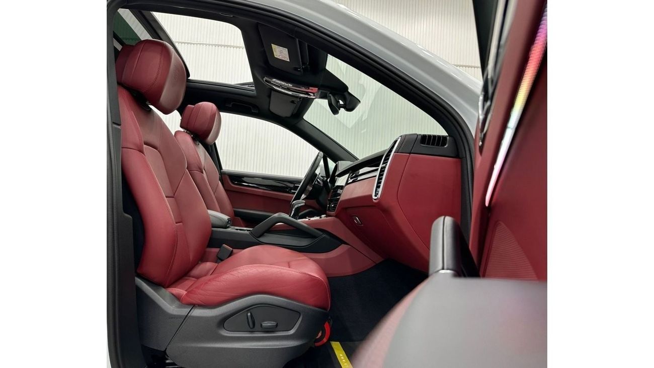 Porsche Cayenne 2023 Porsche Cayenne Platinum Edition, May 2026 Porsche Warranty, Full Porsche Service History, GCC