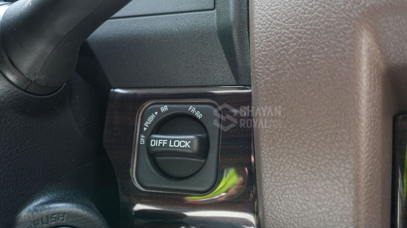 Toyota Land Cruiser Pick Up Standard_E LC79 2.8L DIESEL DC AT WITH DIFF_LOCK 2026MY