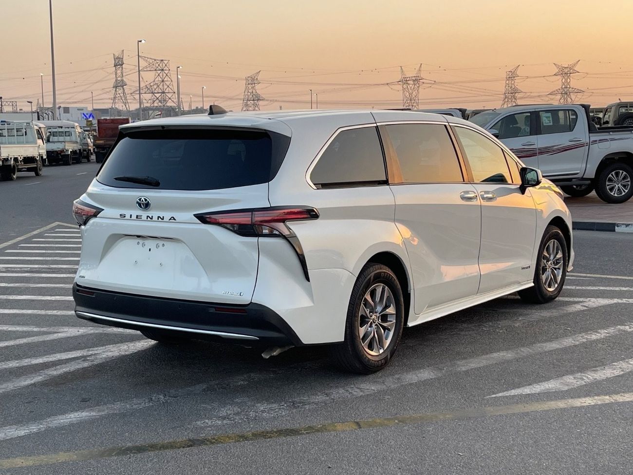 تويوتا سيينا 2021 TOYOTA SIENNA XLE HYBRID 4x4 FULL OPTIONS IMPORTED FROM USA