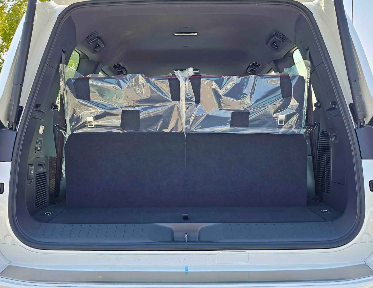 Toyota Land Cruiser VXR LC300 TWIN TURBO / 3.3L DIESEL V6 / LEATHER, SUNROOF / FULL OPTION (CODE#LCDVXRH)