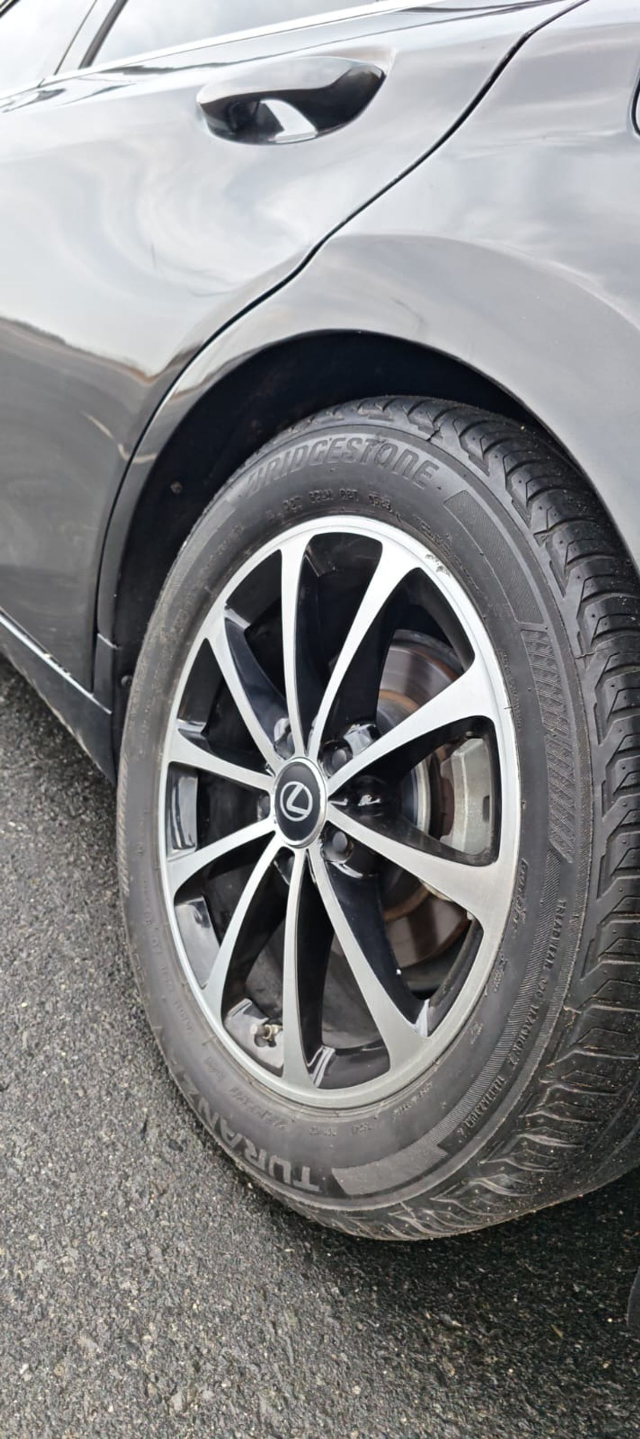 Lexus ES300h Hybrid 2.5L (204 HP)