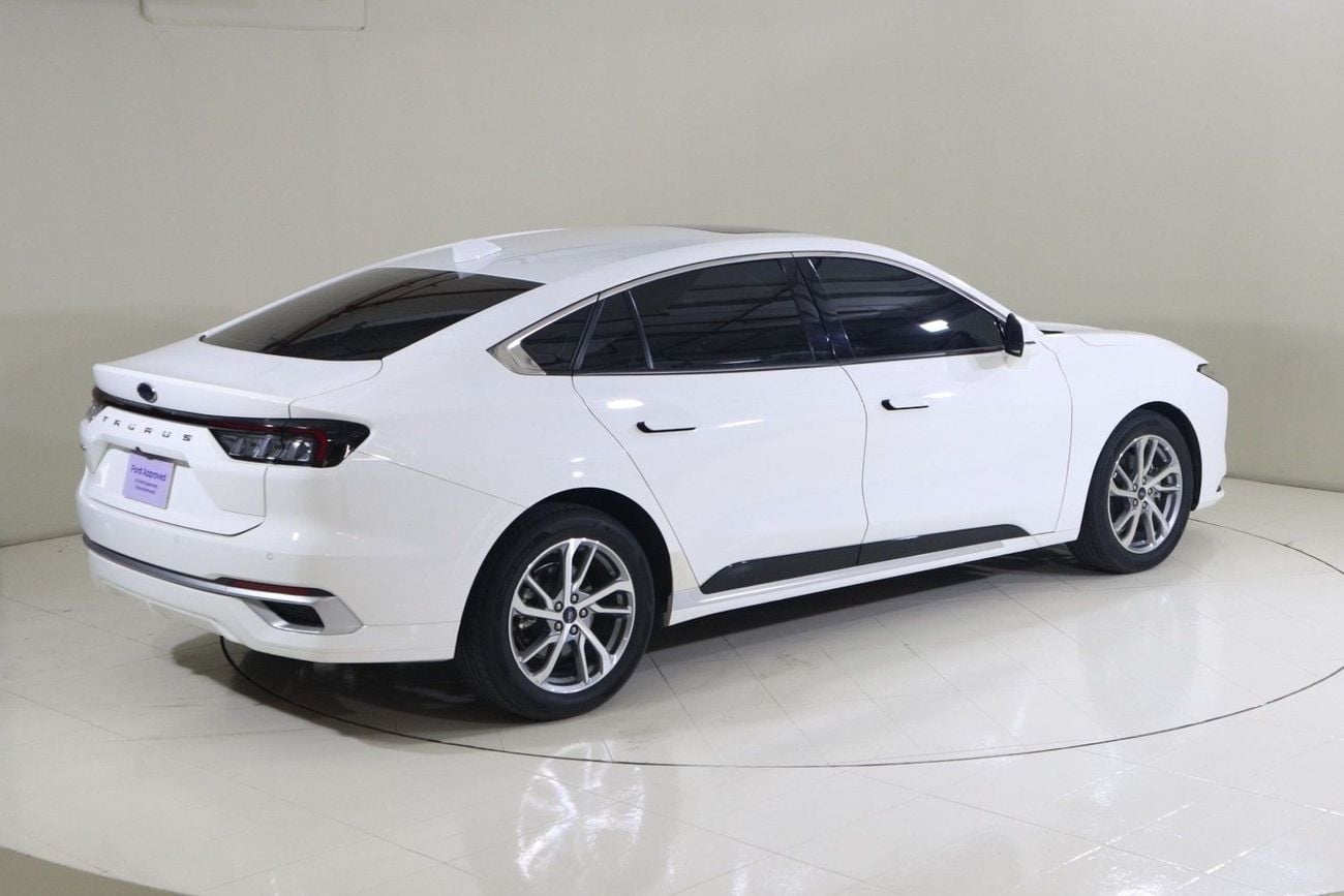 Ford Taurus TREND / AL TAYER MOTORS AL QOUZ SHOWROOM