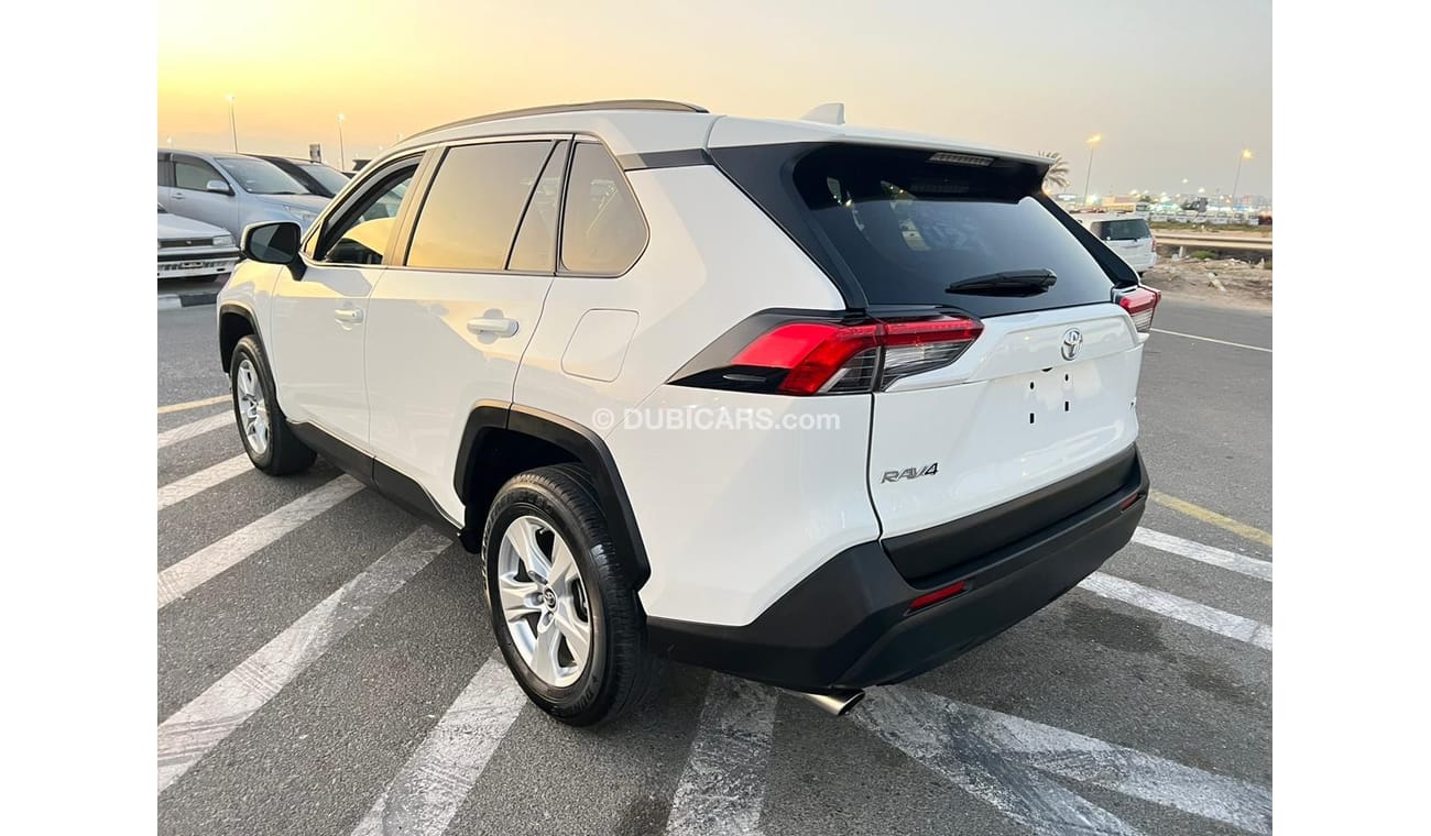 Toyota RAV4 2019 Toyota RAV4 XLE SUV,  4CYL, Automatic, Four Wheel Drive / EXPORT ONLY