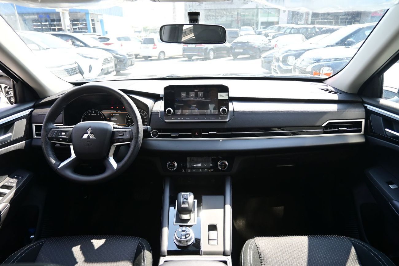 Mitsubishi Outlander Mitsubishi Outlander Hi-Line 2.5L Petrol 4WD, Model 2025, Color Black