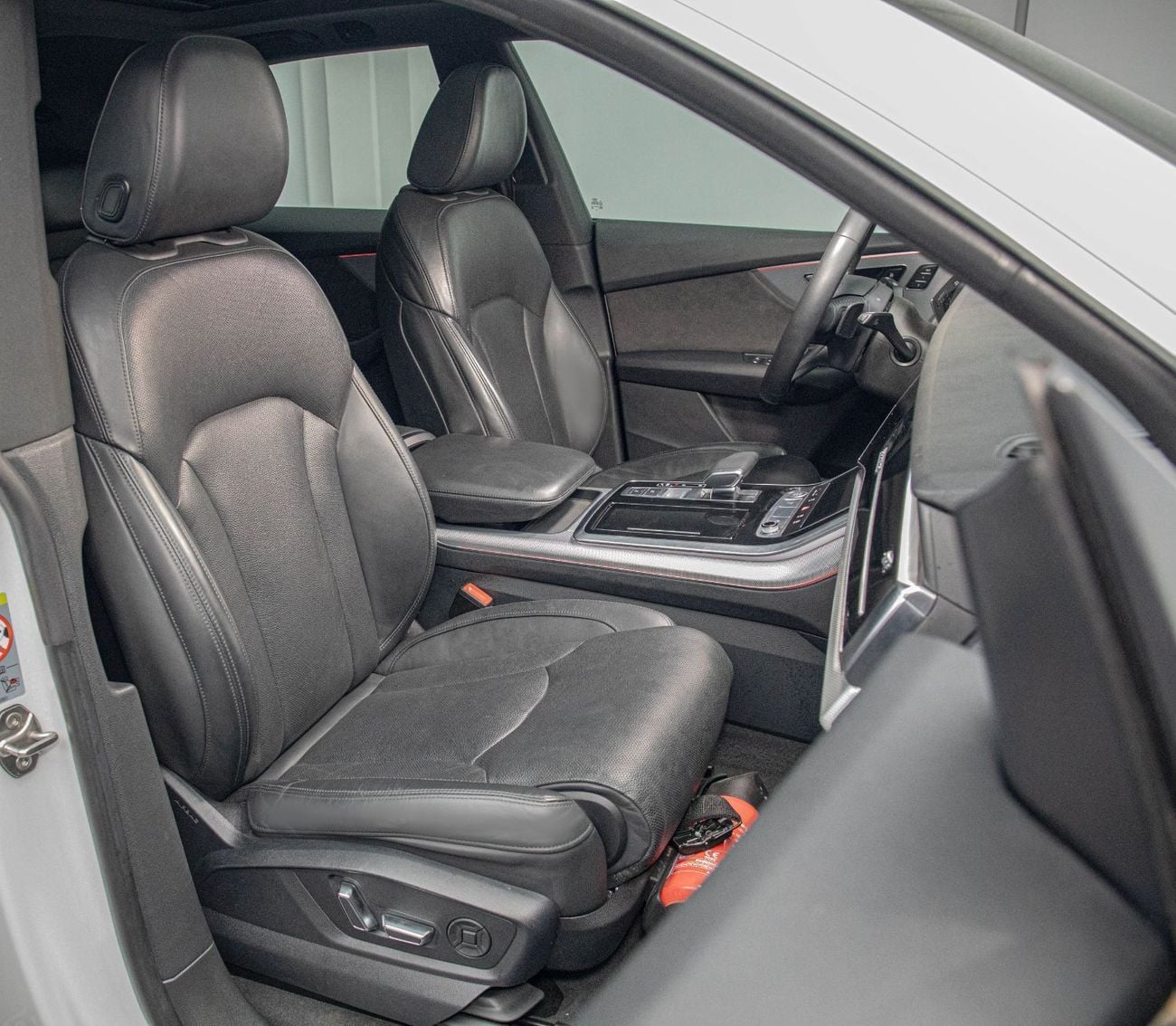 Audi Q8 TURBO 55 TFSI quattro S-Line 3.0L (340 HP)