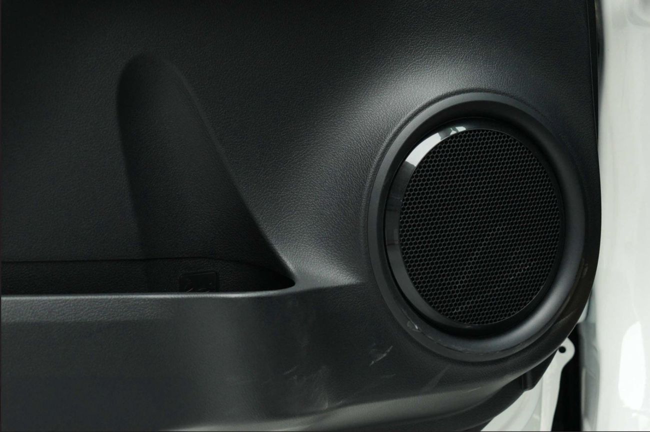 تويوتا هيلوكس 2.7L 4X4 S/C STD(i) M/T PETROL