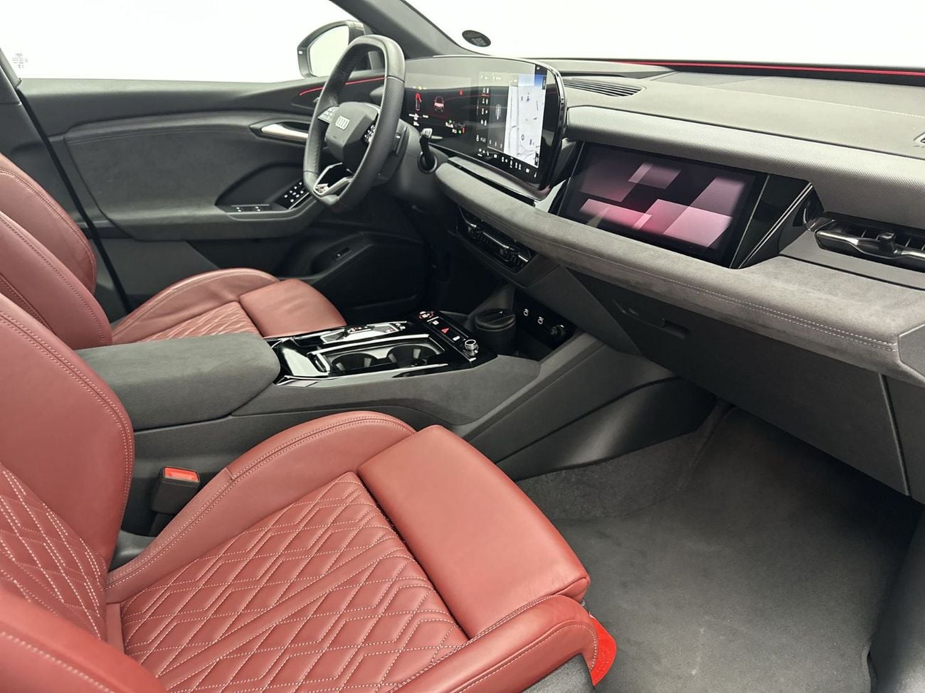 أودي Q6 إيترون SQ6 SUV e-tron quattro 490hp (Ref# 17711)