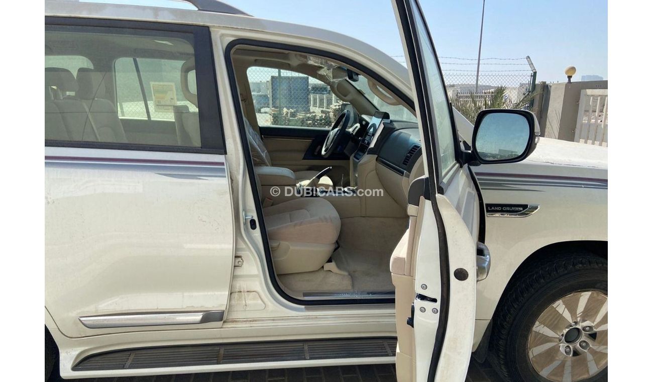 تويوتا لاند كروزر LAND CRUISER 4.6L WINCH 10 AIRBAGS, .SUNROOF. REMOTE ENGINE STARTER. REAR DVD FOR EXPORT ONLY