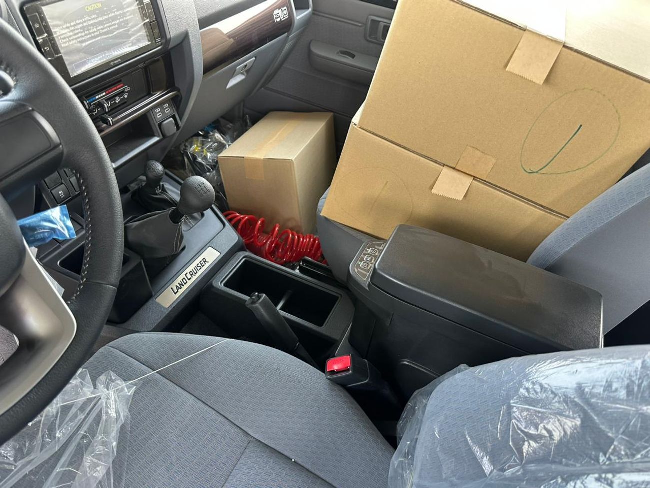 Toyota Land Cruiser 70 LX 2.8L  LC76-G1 2.8 DSL MT