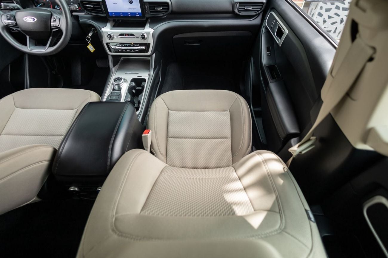 فورد إكسبلورر Base 100A 3.3L RWD