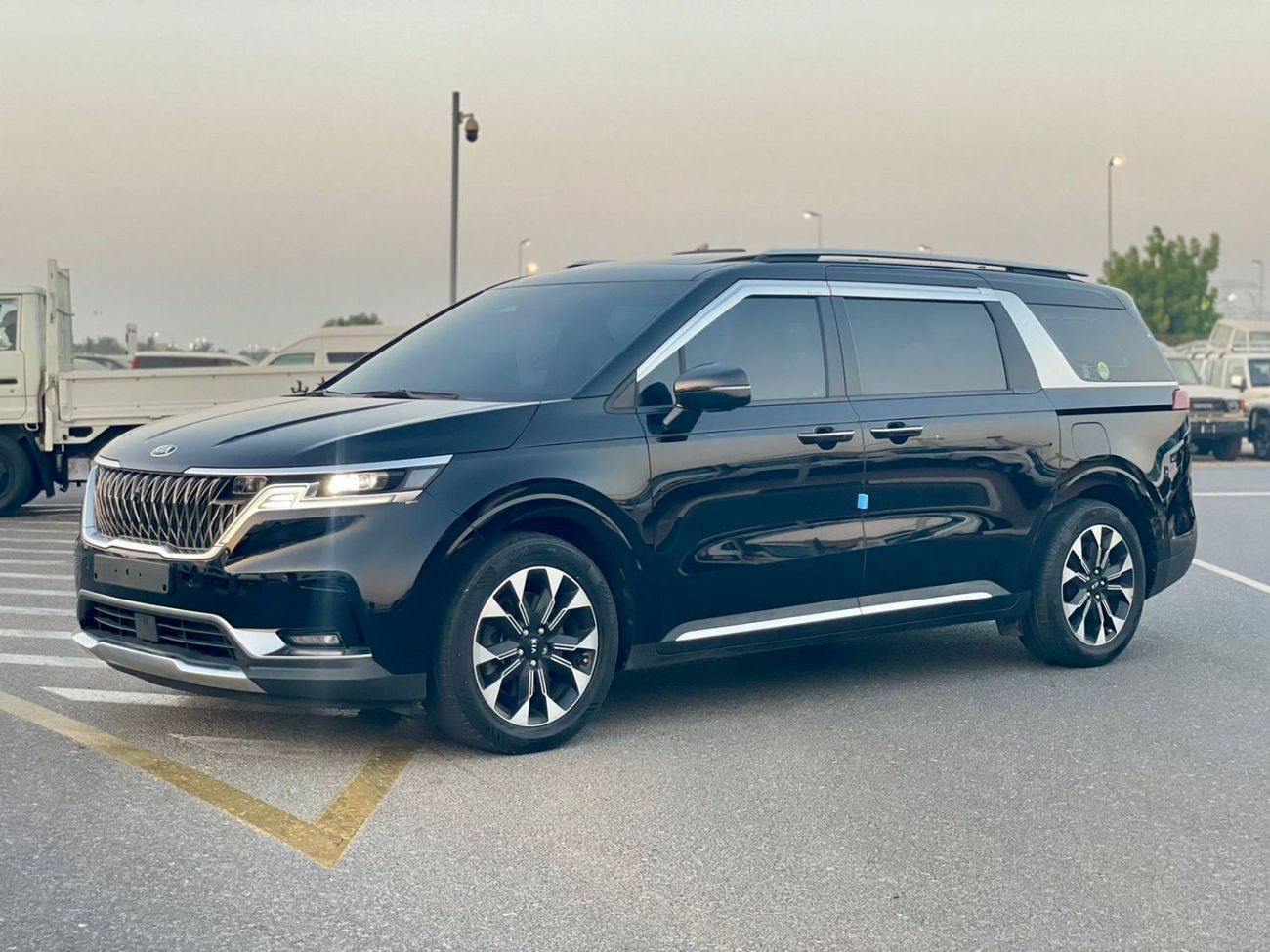 Kia Carnival 2021 Kia Carnival Exclusive Diesel Korean Specs Orignal Paint - 360* CAM - Panoramic View - 6 seater