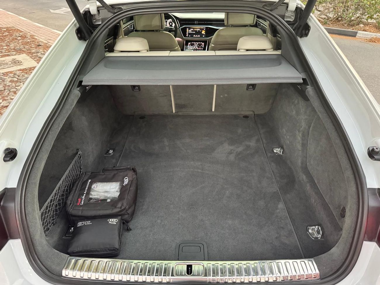 Audi A7 55 TFSI quattro S-Line Style & Comfort package 3.0L AUDI A7 55 TFSI QUATTRO SPORT BACK 2019 GCC IN P