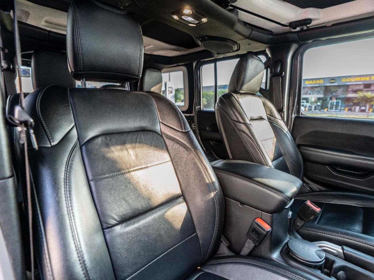 جيب رانجلر Sahara 3.6L A/T (5 Seater)