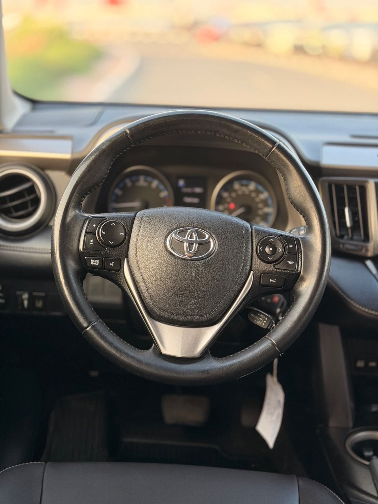 Toyota RAV4 XLE 2.5L / Sunroof, leather seats 2018 morel full option