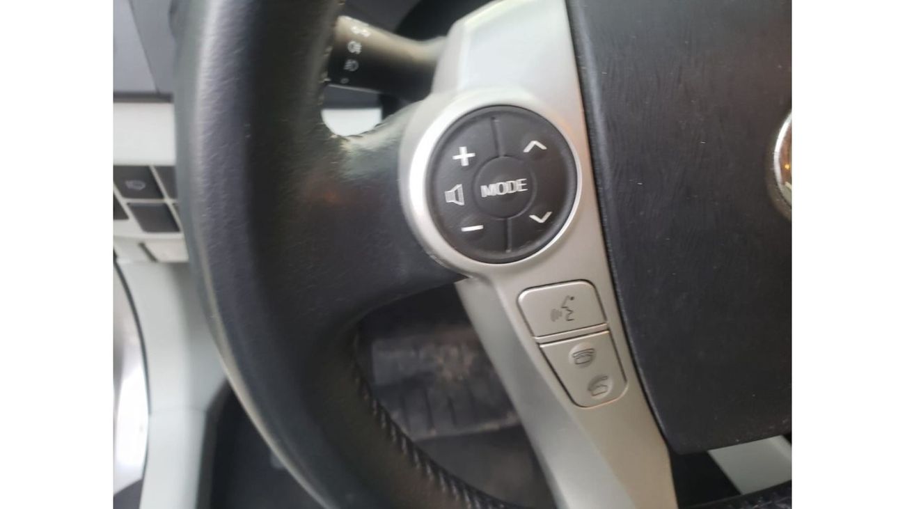 Toyota Prius 2013  TOYOTA PRIUS HYBRID