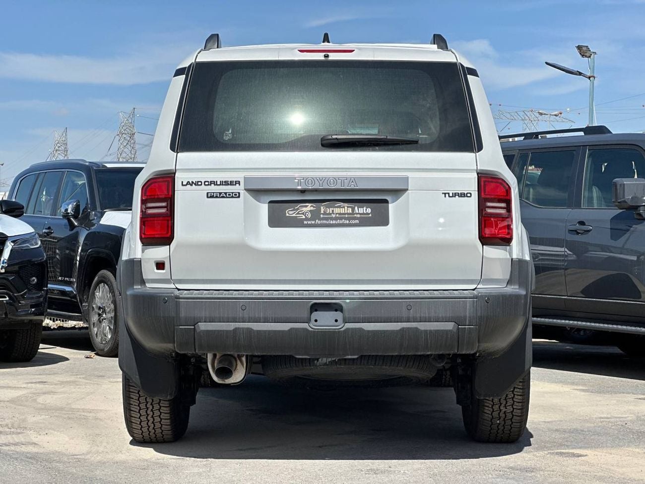 Toyota Prado 2.4L Turbo PTR A/T // 2025 // STD with Cool Box , Sunroof , DVD&Back Camera // Special Offer // By F