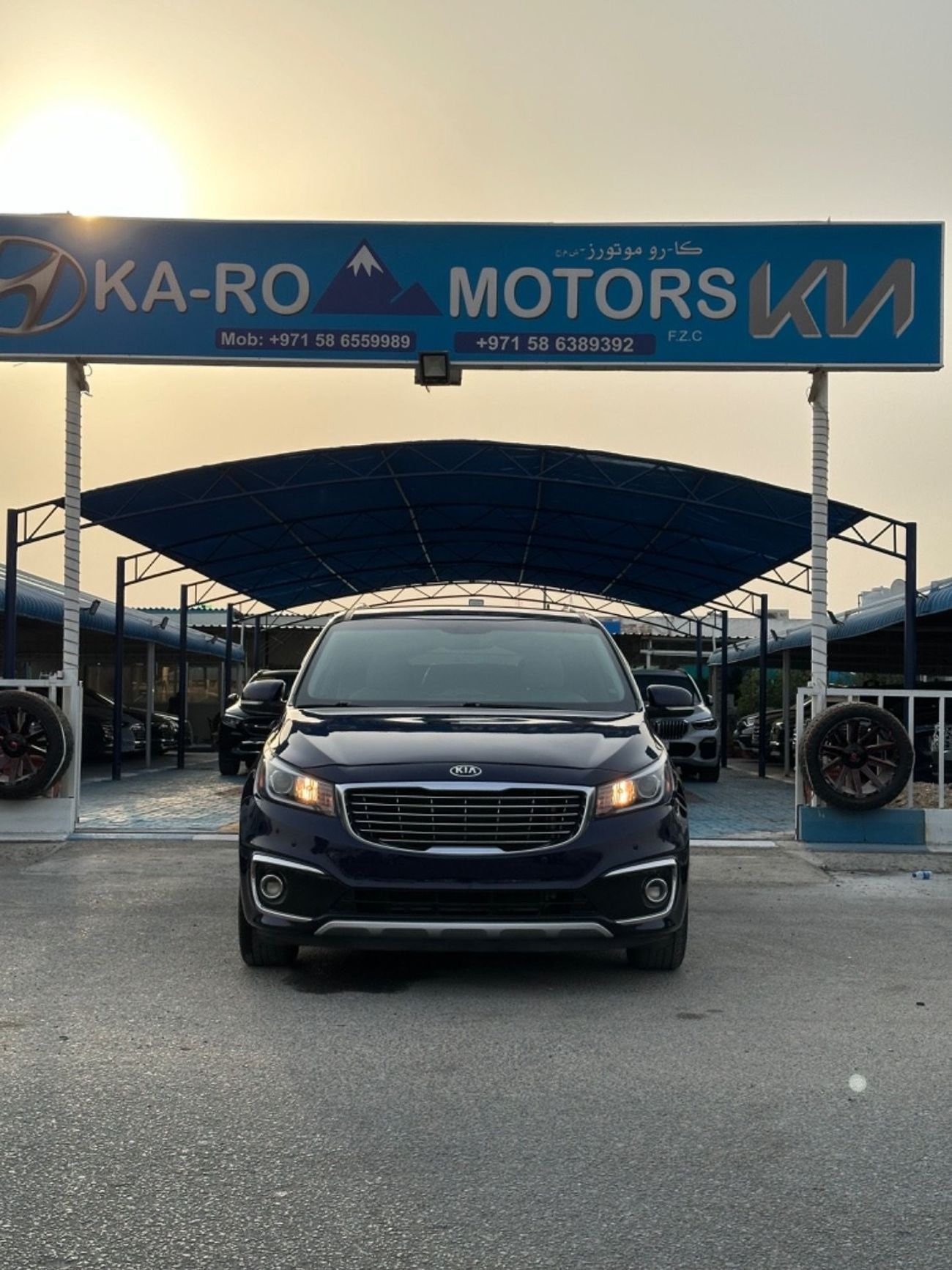 Kia Sedona car in perfect condition Kia sedona 2020 with engine capacity 3.3 car requires investment. in LX tri