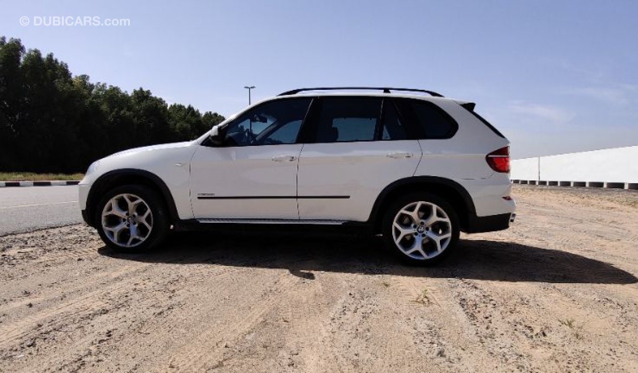 BMW X5 2012 Full options V6 gulf specs car very good condition low mileage