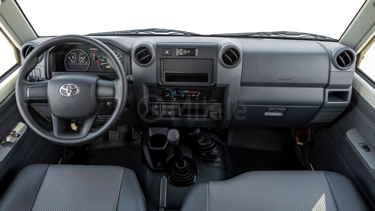Toyota Land Cruiser 70 LC 78 HARDTOP 4.0L MT