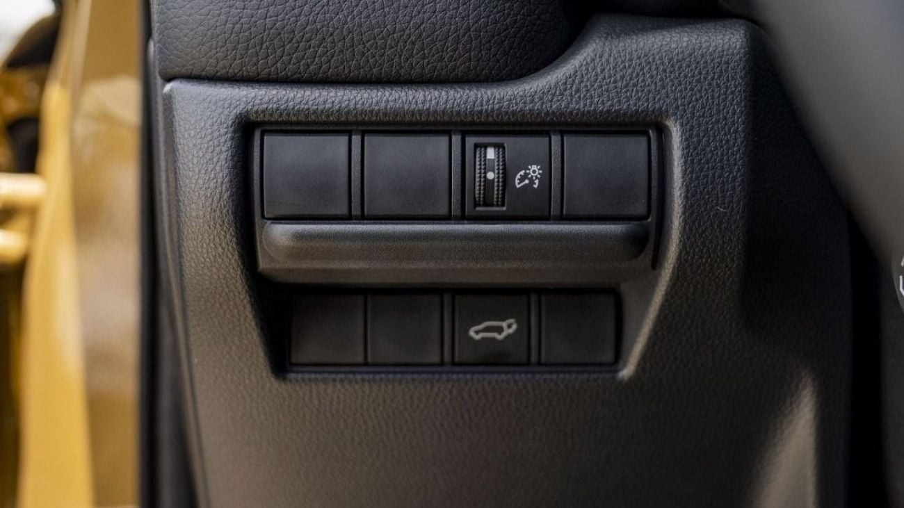 Toyota Prado (LHD) TOYOTA PRADO 250 2.4P AT FIRST EDITION MY2025 – SAND & GREY ROOF