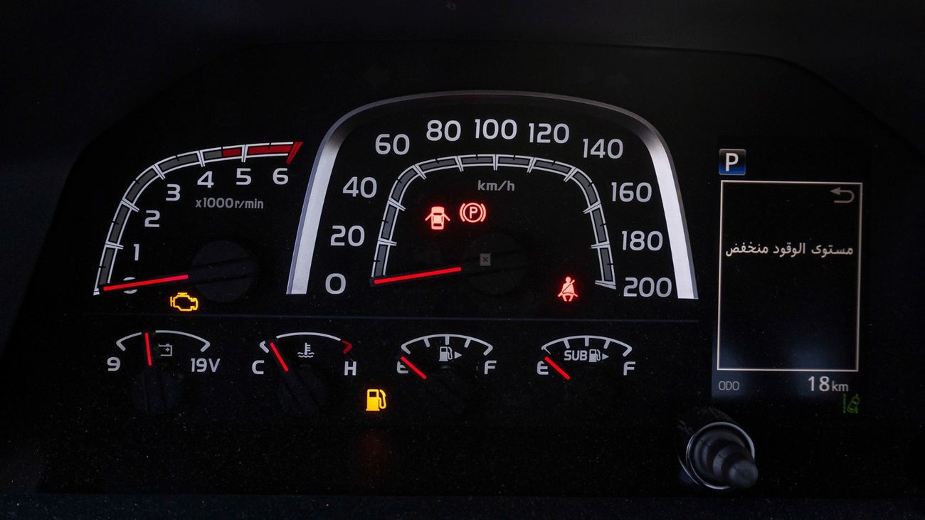 Toyota Land Cruiser Pick Up ECT0108 - Toyota LC79 SCab - 2.8L Dsl At V4 Full Beige 2025