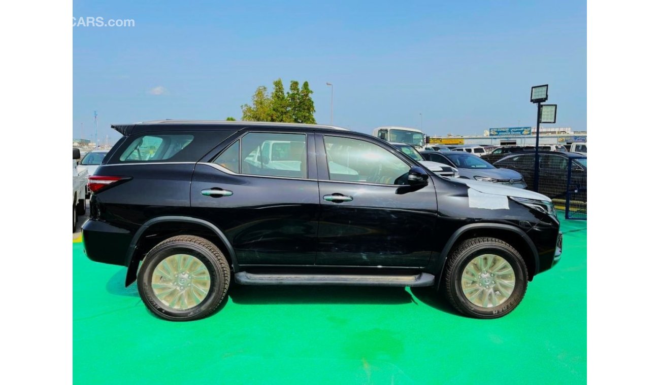 Toyota Fortuner 2.8 engine / 4x4 / full option / model 2023