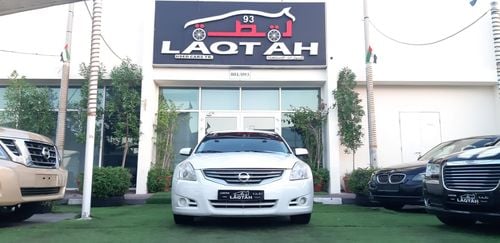 Nissan Altima Without accidents No.2, white color inside beige, fingerprint, cruise control, rear wing control, se