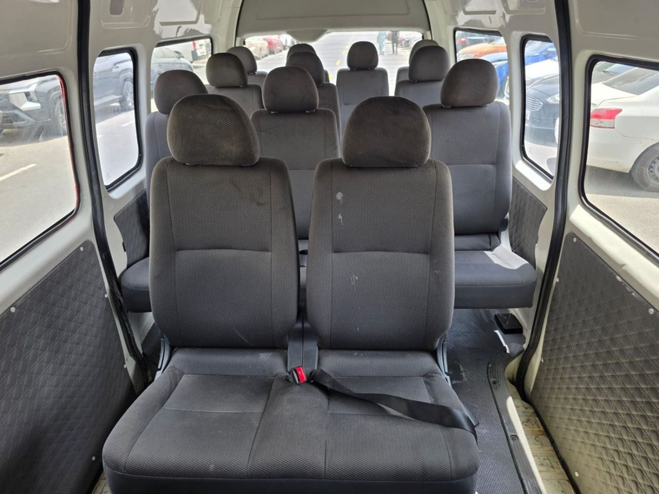 Toyota Hiace TOYOTA HIACE COMMUTER VAN RHD 2015 MODEL 3.0 L DIESEL AUTOMATIC(PM15122)