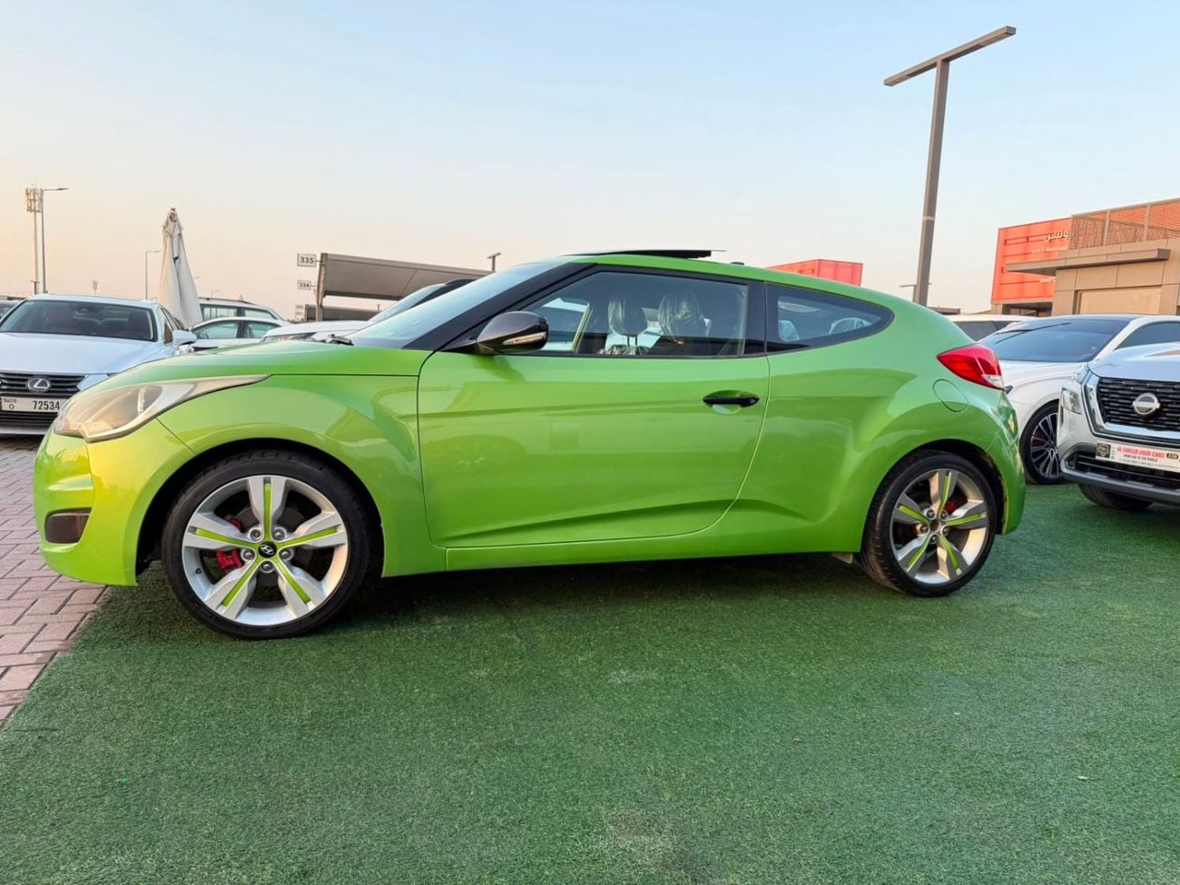 Hyundai Veloster panoramic sunroof, first owner, two keys