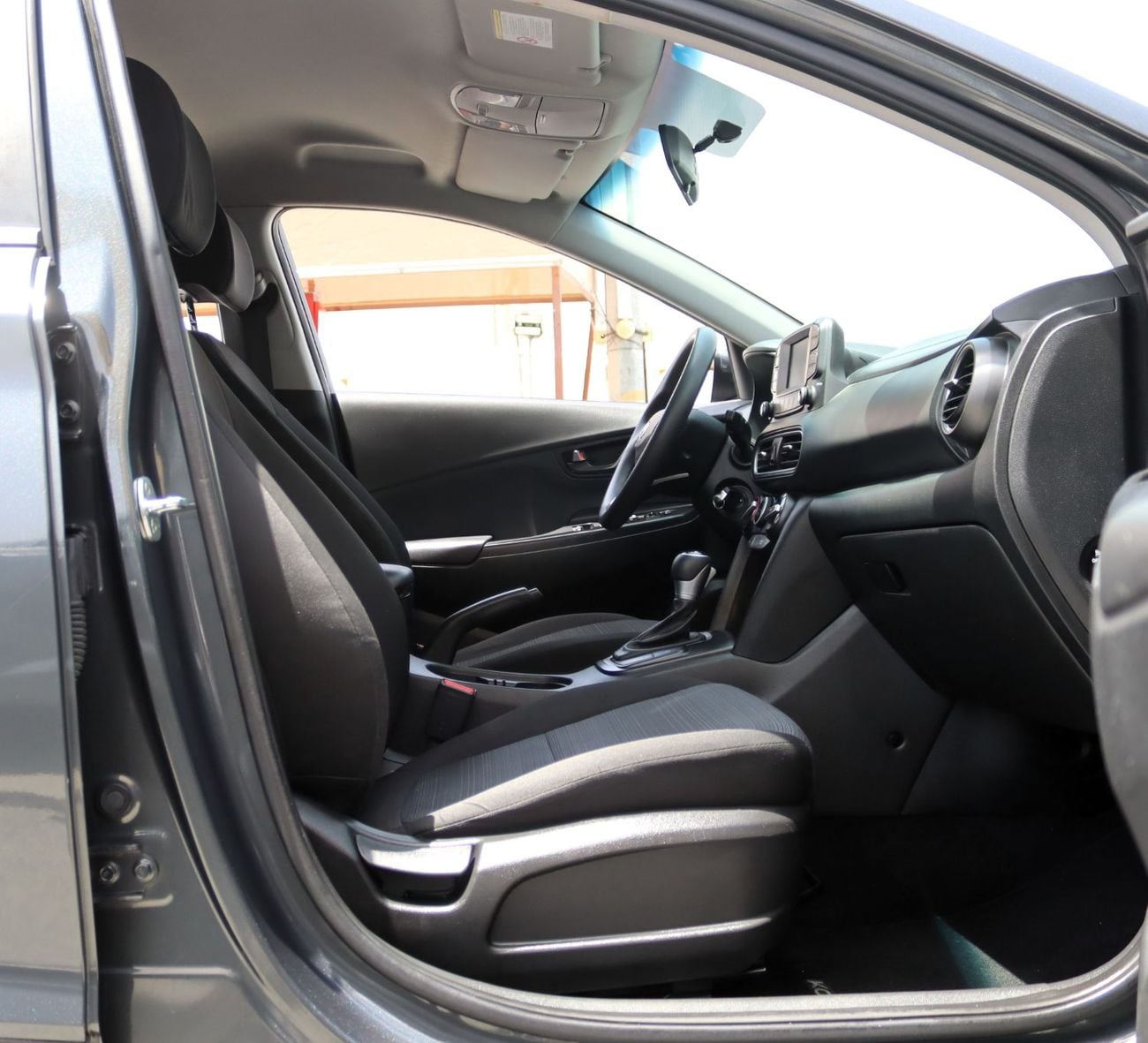 Hyundai Kona SE