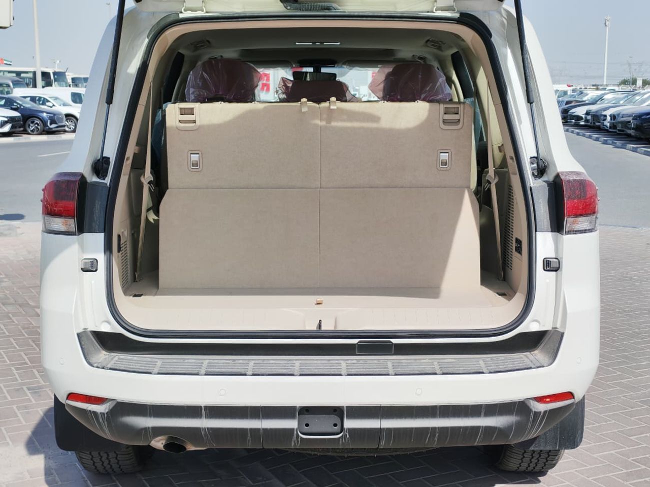 تويوتا لاند كروزر 2025 Toyota Land Cruiser LC300 GXR Basic-Option with Sunroof 4.0L V6 Petrol A/T 4WD Export Only