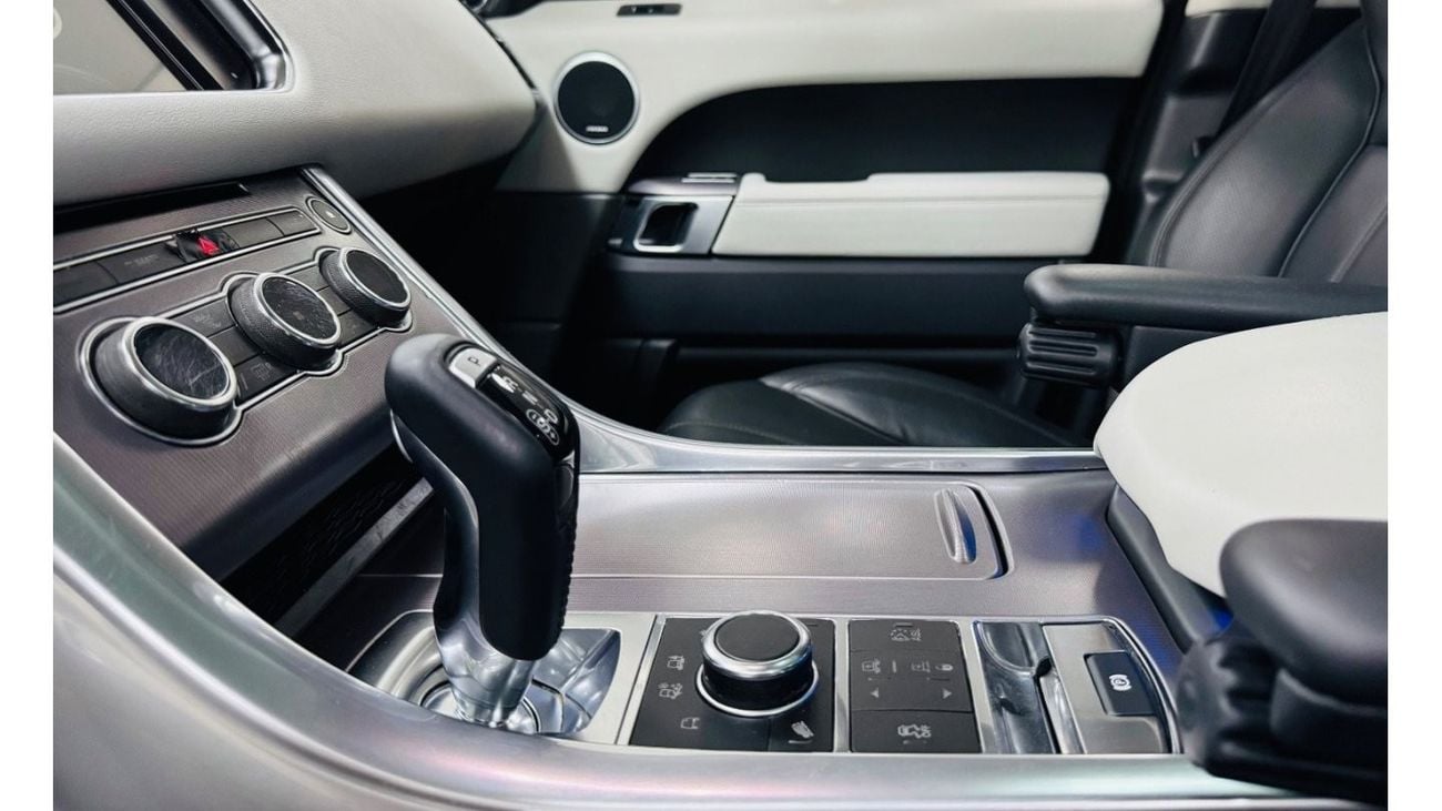 لاند روفر رينج روفر سبورت GCC .. FSH .. HSE .. V6 .. Perfect Condition .