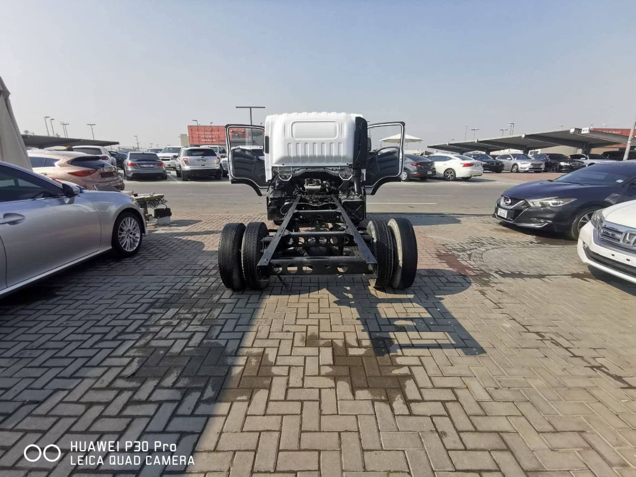 Isuzu NPR Gcc , premium painting