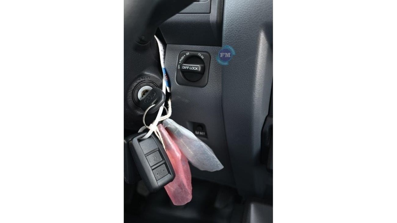 تويوتا لاند كروزر بيك آب Double Cab 4.5L Diesel Limited