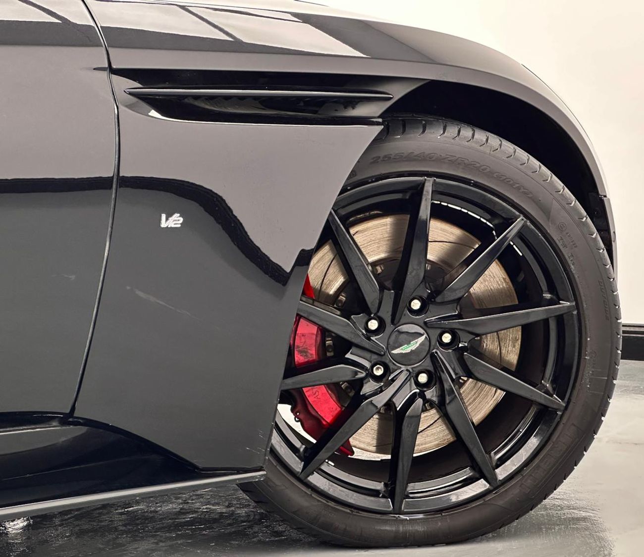 Aston Martin DB11 Launch Edition 5.2L 2017 Aston Martin DB11 Launch Edition, Excellent Condition, GCC