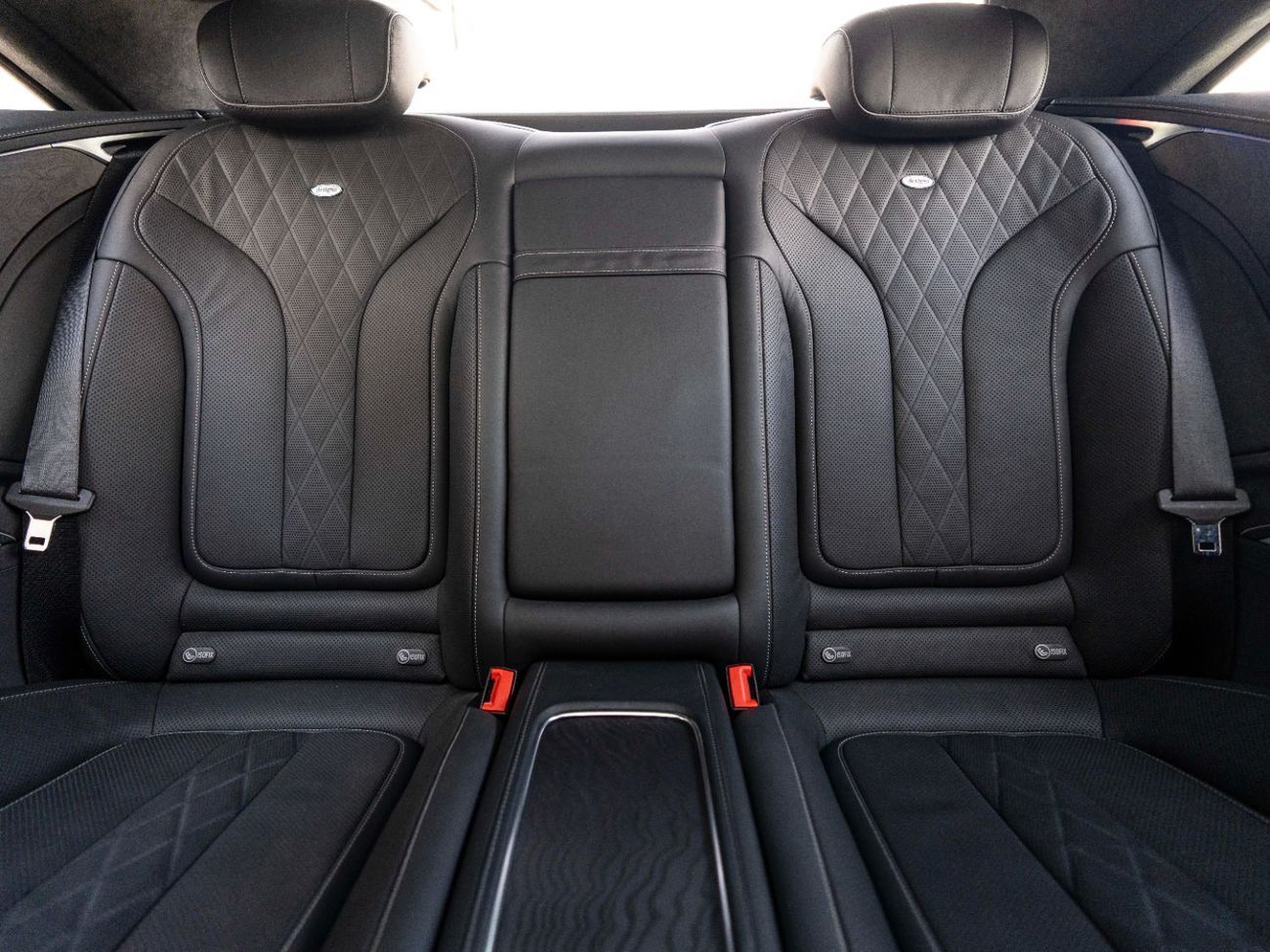 Mercedes Maybach S560 Maybach S560 4MATIC COUPE