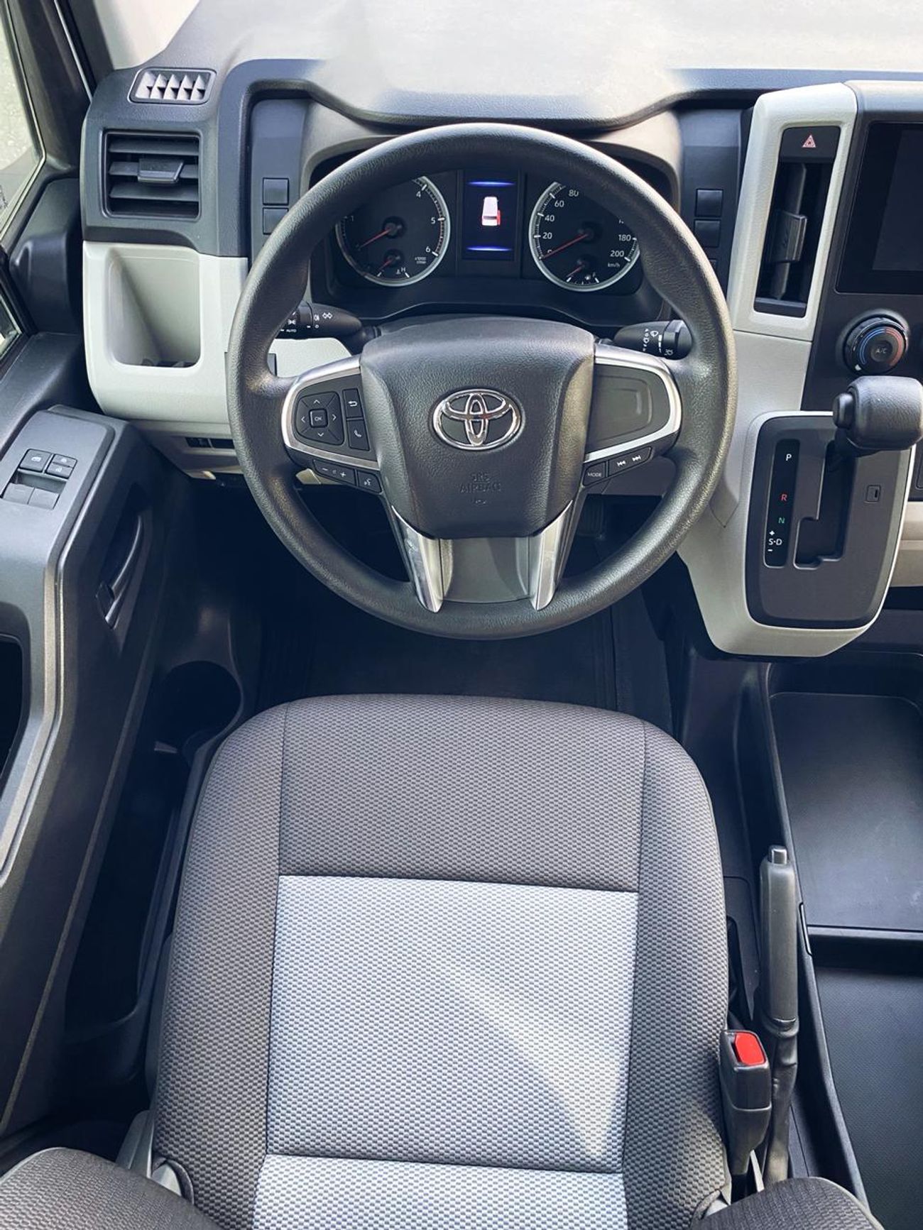 تويوتا هاياس Commuter 2.8L