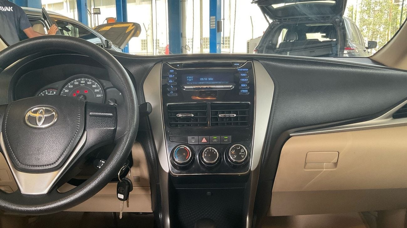 Toyota Yaris SE | Guaranteed Warranty | 0 Down Payment