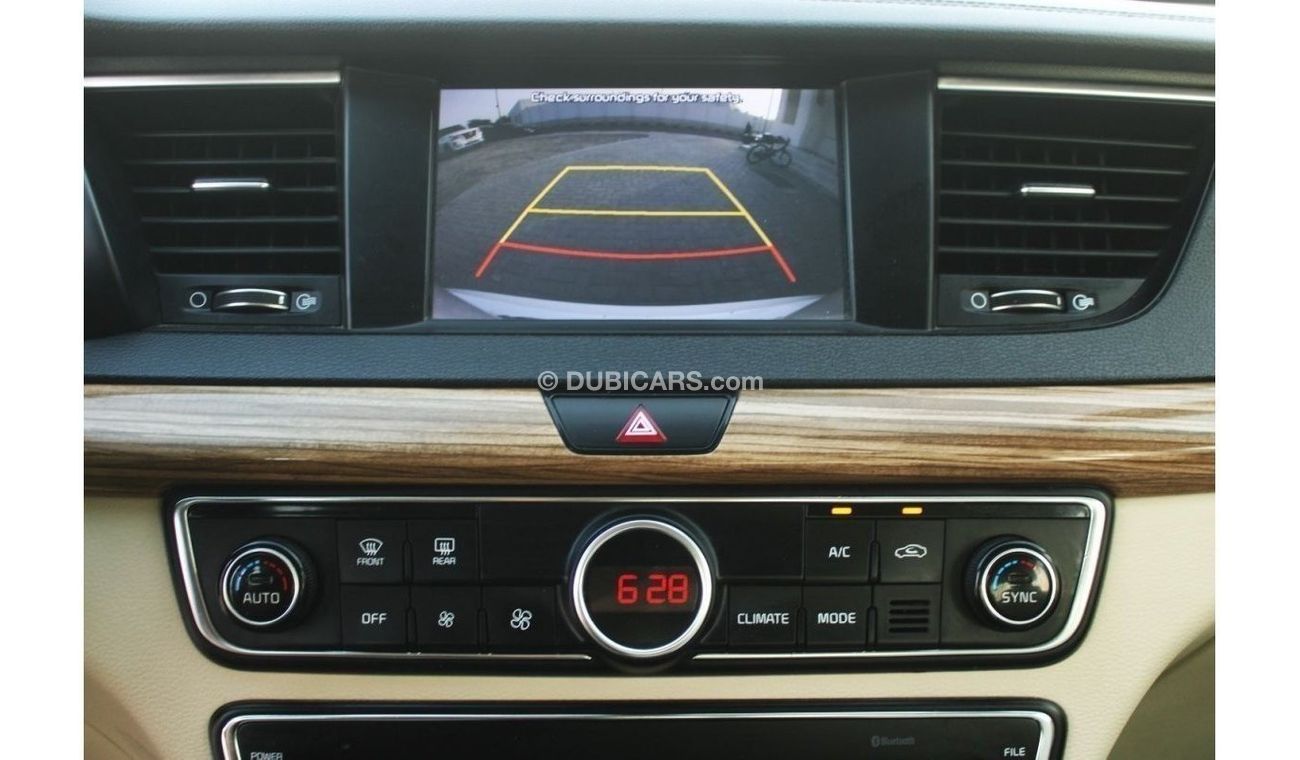 Kia Cadenza GDi Mid Kia Cadenza 2020 GCC, in excellent condition