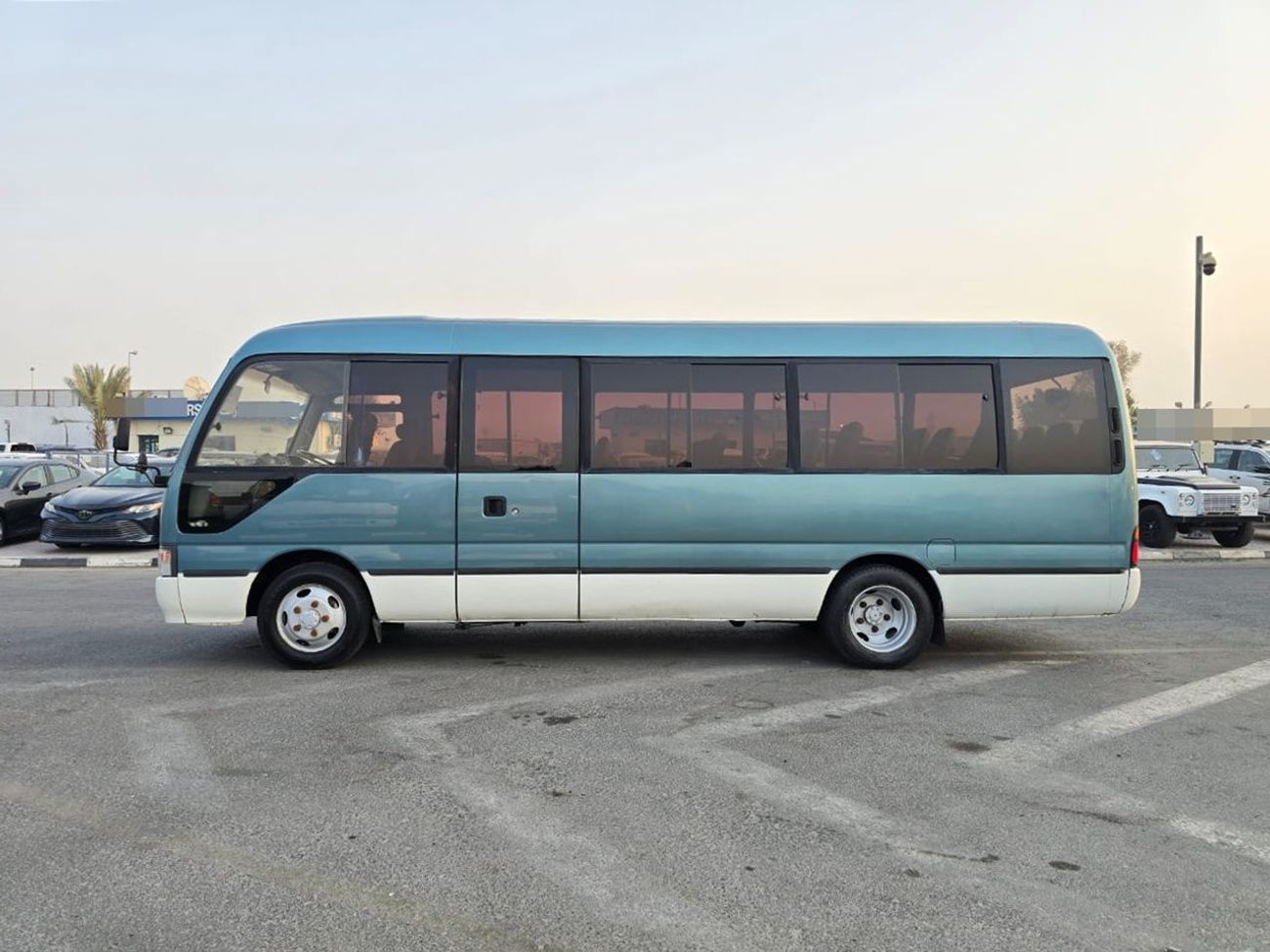 Toyota Coaster TOYOTA COASTER BUS RHD 1998 MODEL 4.2 L DIESEL AUTOMATIC(PM04963)
