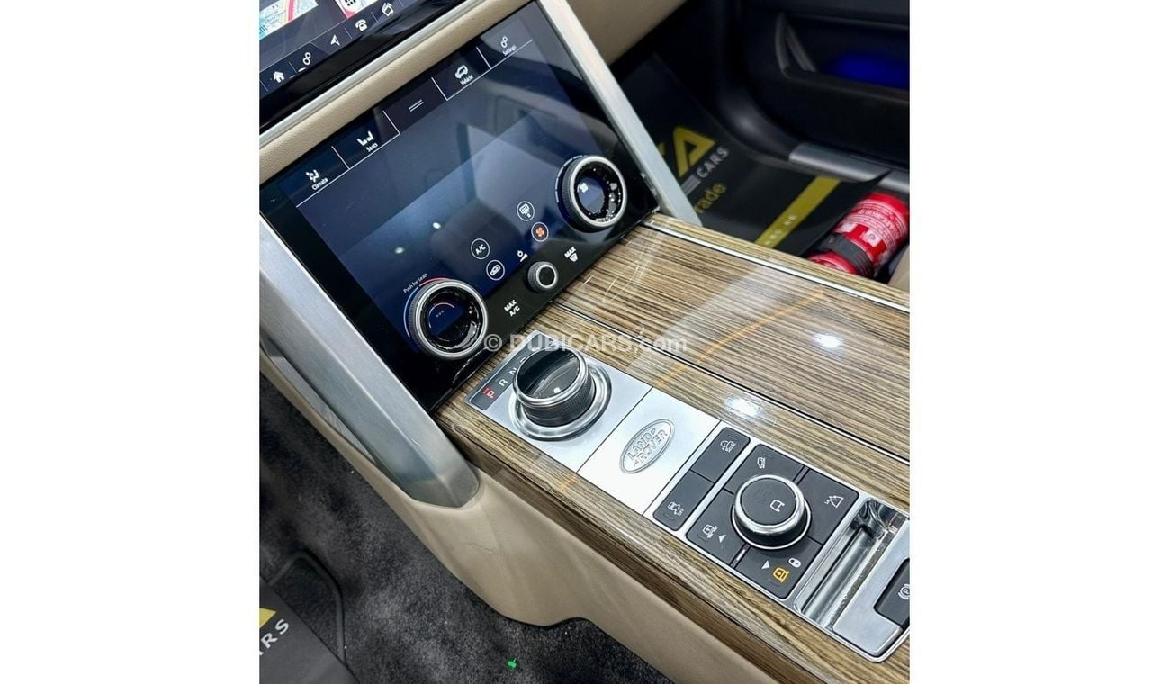 Land Rover Range Rover 2019 Range Rover Vogue HSE V6, Oct 2024 Range Rover Warranty, Dec 2025 Range Rover Service Pack, GCC