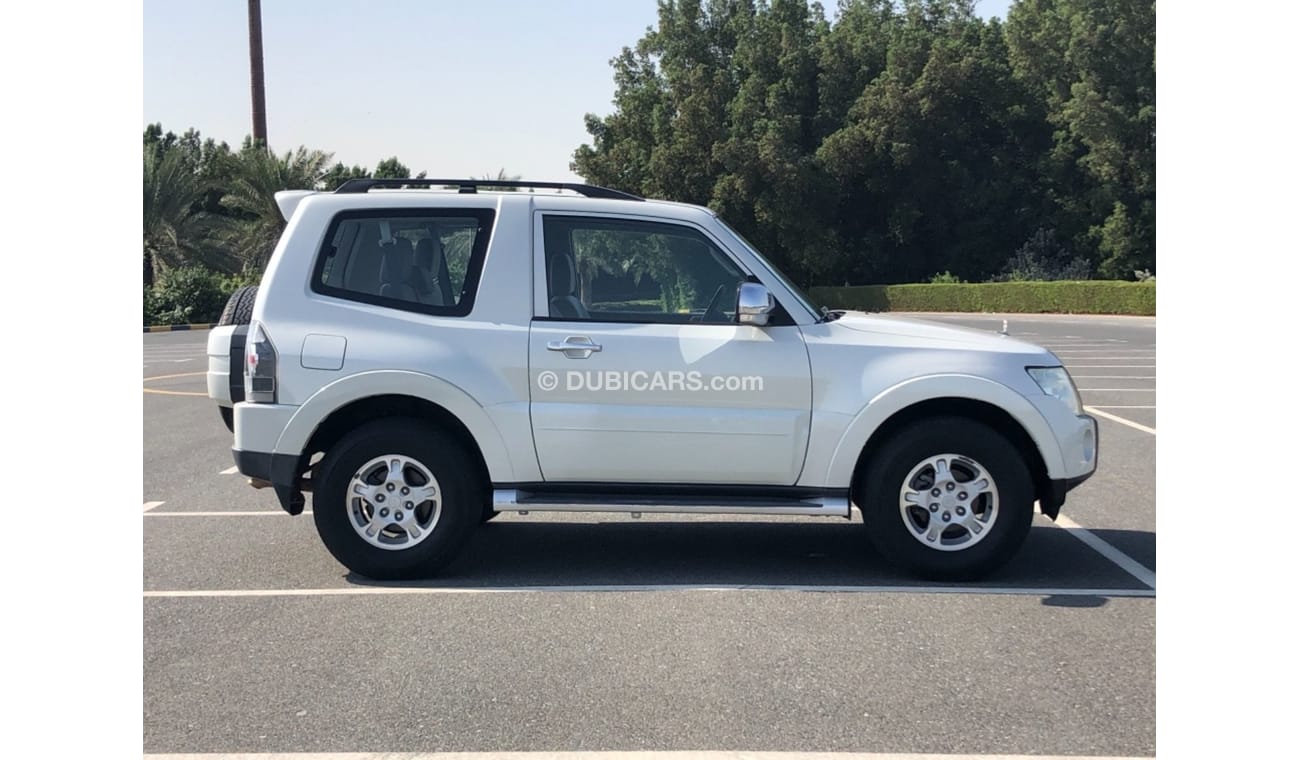 ميتسوبيشي باجيرو موديل 2008 خليجي فل مواصفات كراسي جلد ومثبت سرعه وتحكم كهربي كامل ونظام صوت ممتاز وكاميرا خلفيه