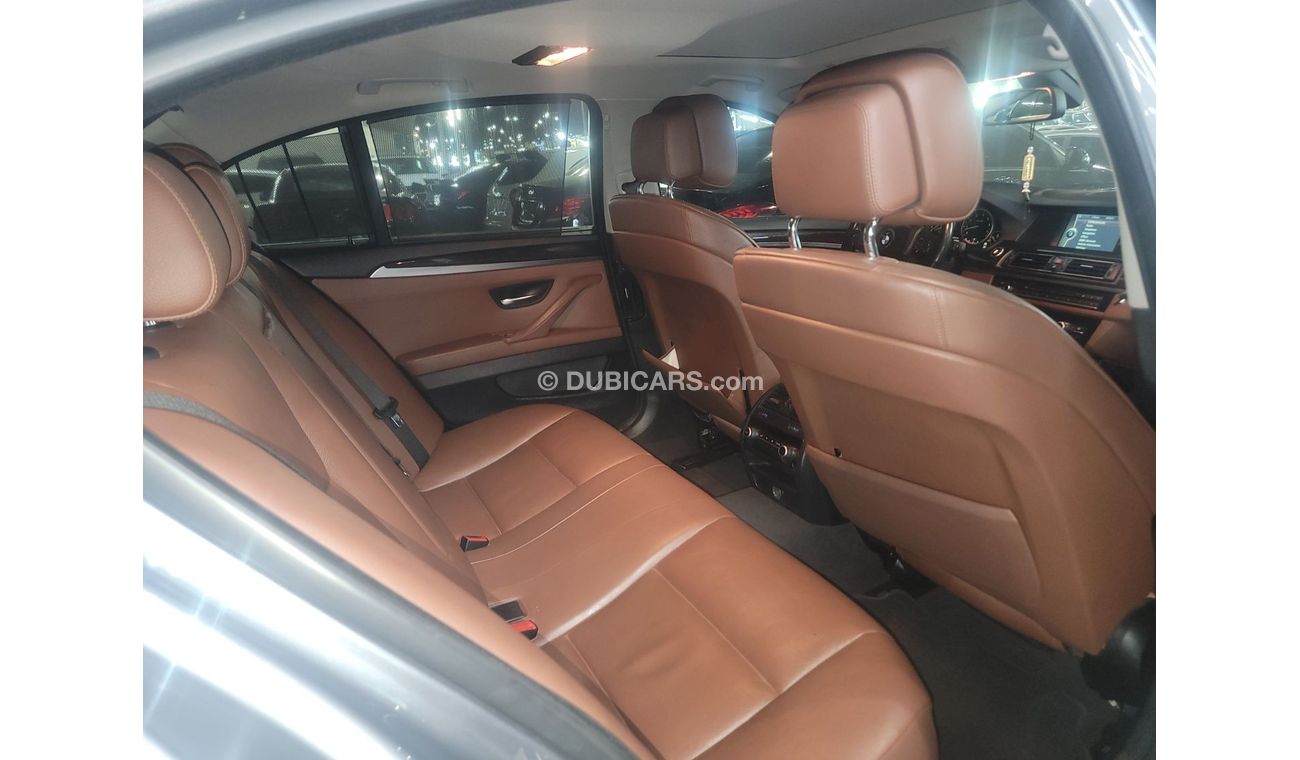 بي أم دبليو 528i اكزكيتيف