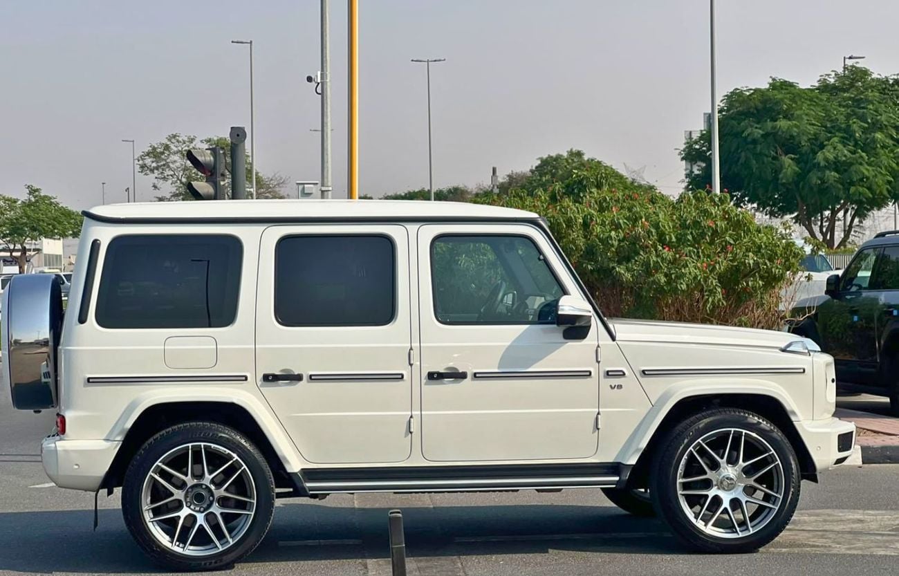 Mercedes Benz G63 AMG STANDARD Additional Details: - Extras: Feature set follows the Japanese-spec G 550 configuration — please req